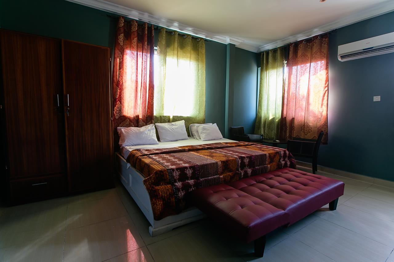 @Home Boutique B&B Hostel And Suite Accra Luaran gambar