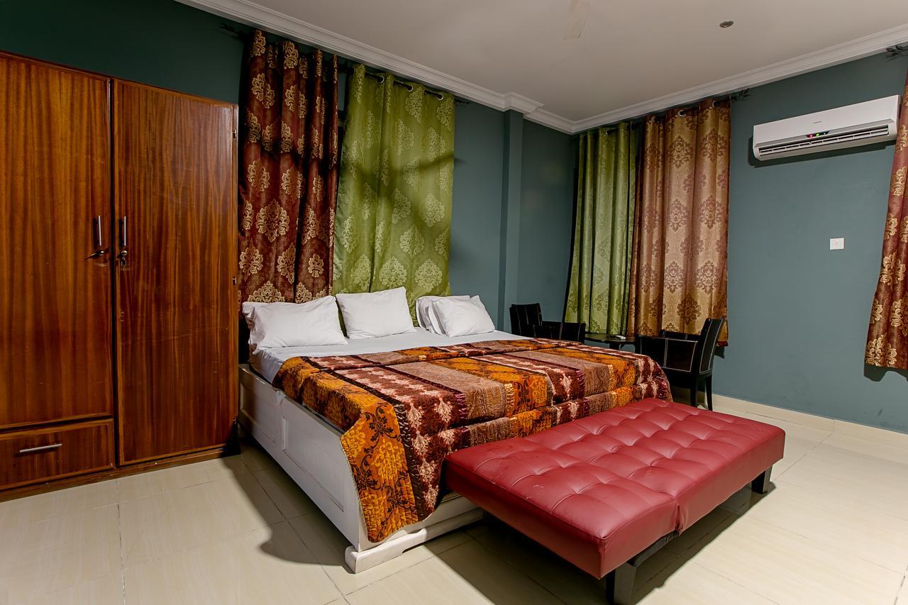 @Home Boutique B&B Hostel And Suite Accra Luaran gambar