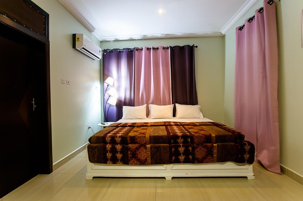 @Home Boutique B&B Hostel And Suite Accra Luaran gambar