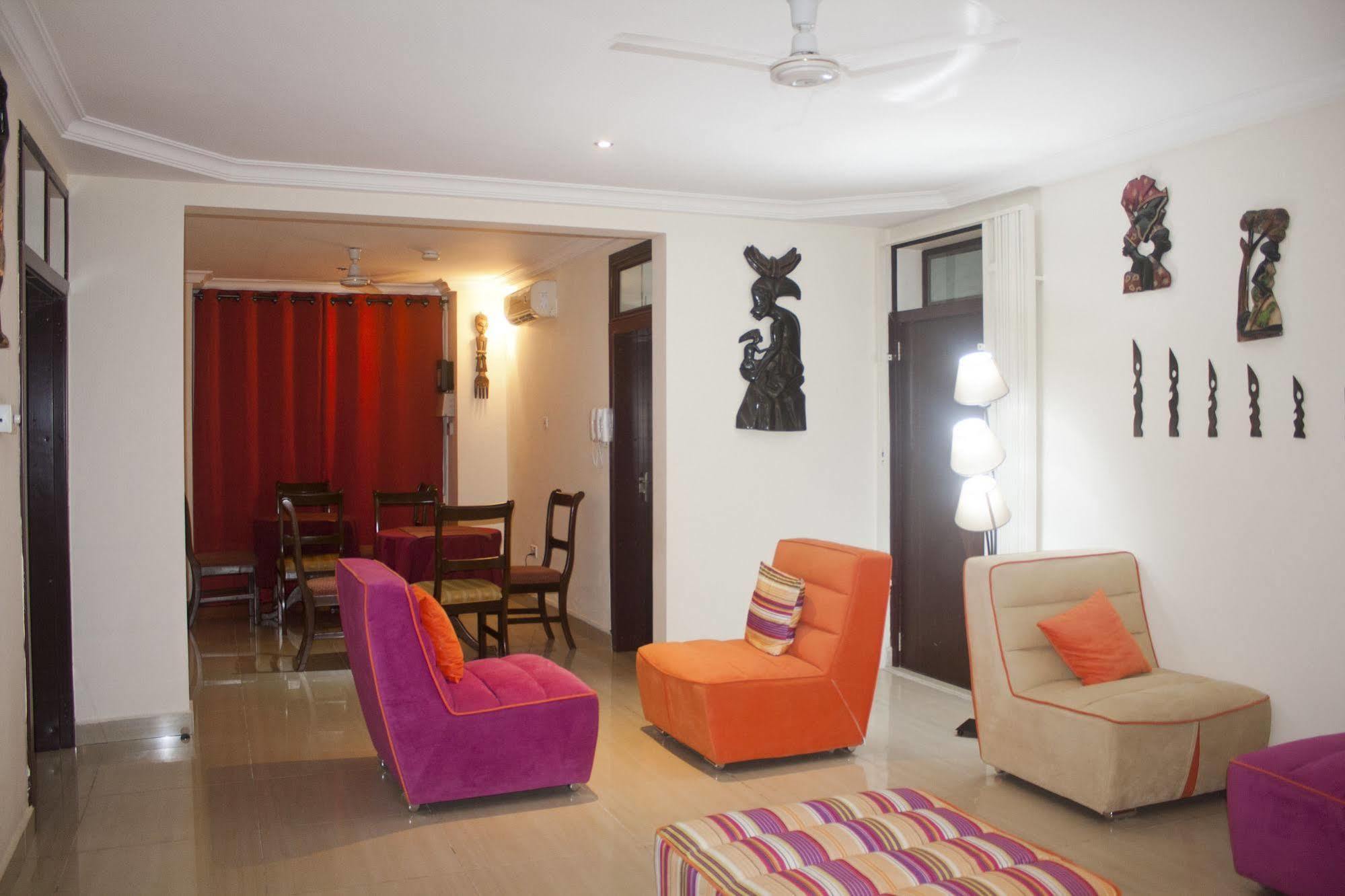 @Home Boutique B&B Hostel And Suite Accra Luaran gambar