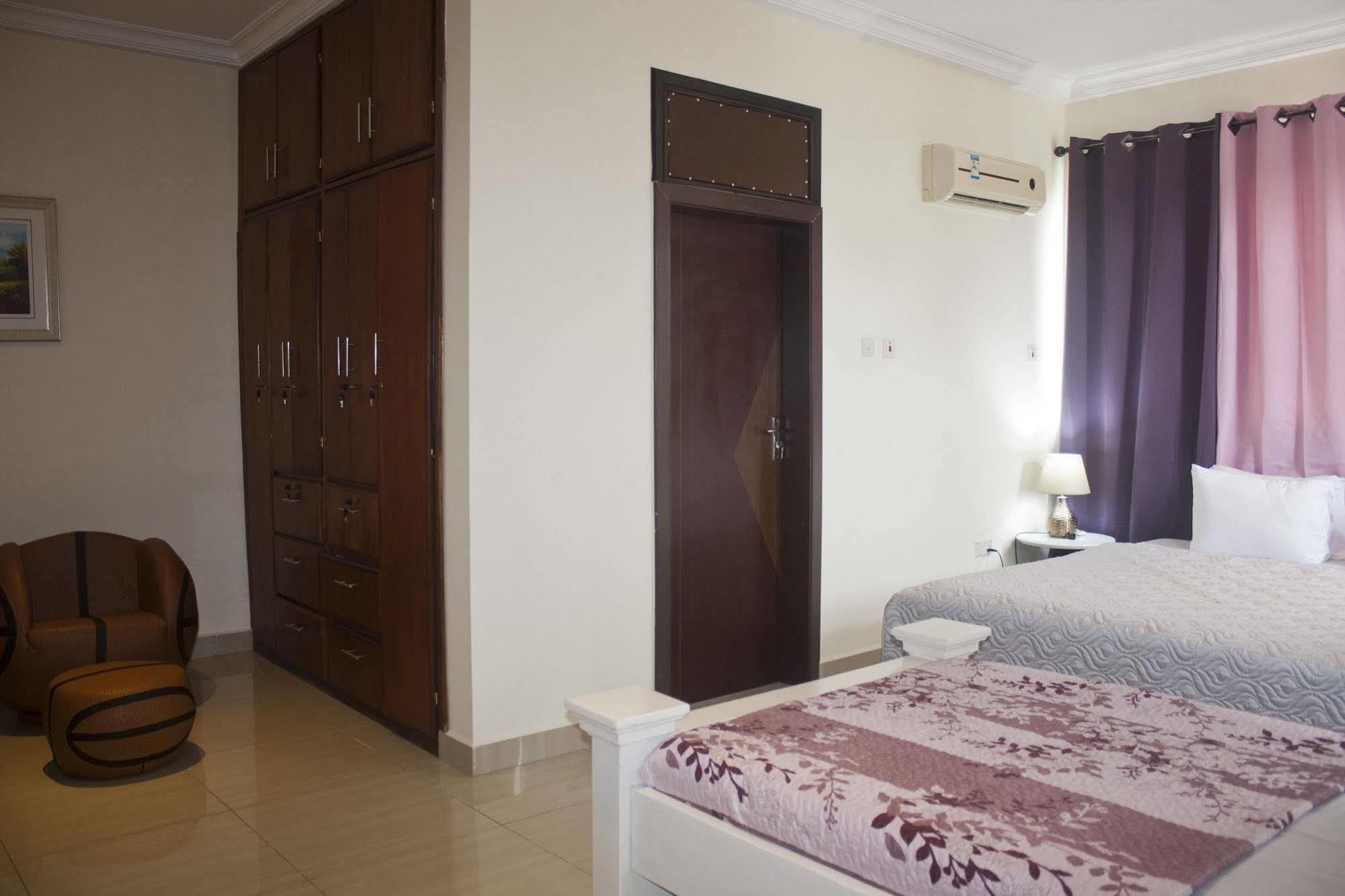 @Home Boutique B&B Hostel And Suite Accra Luaran gambar