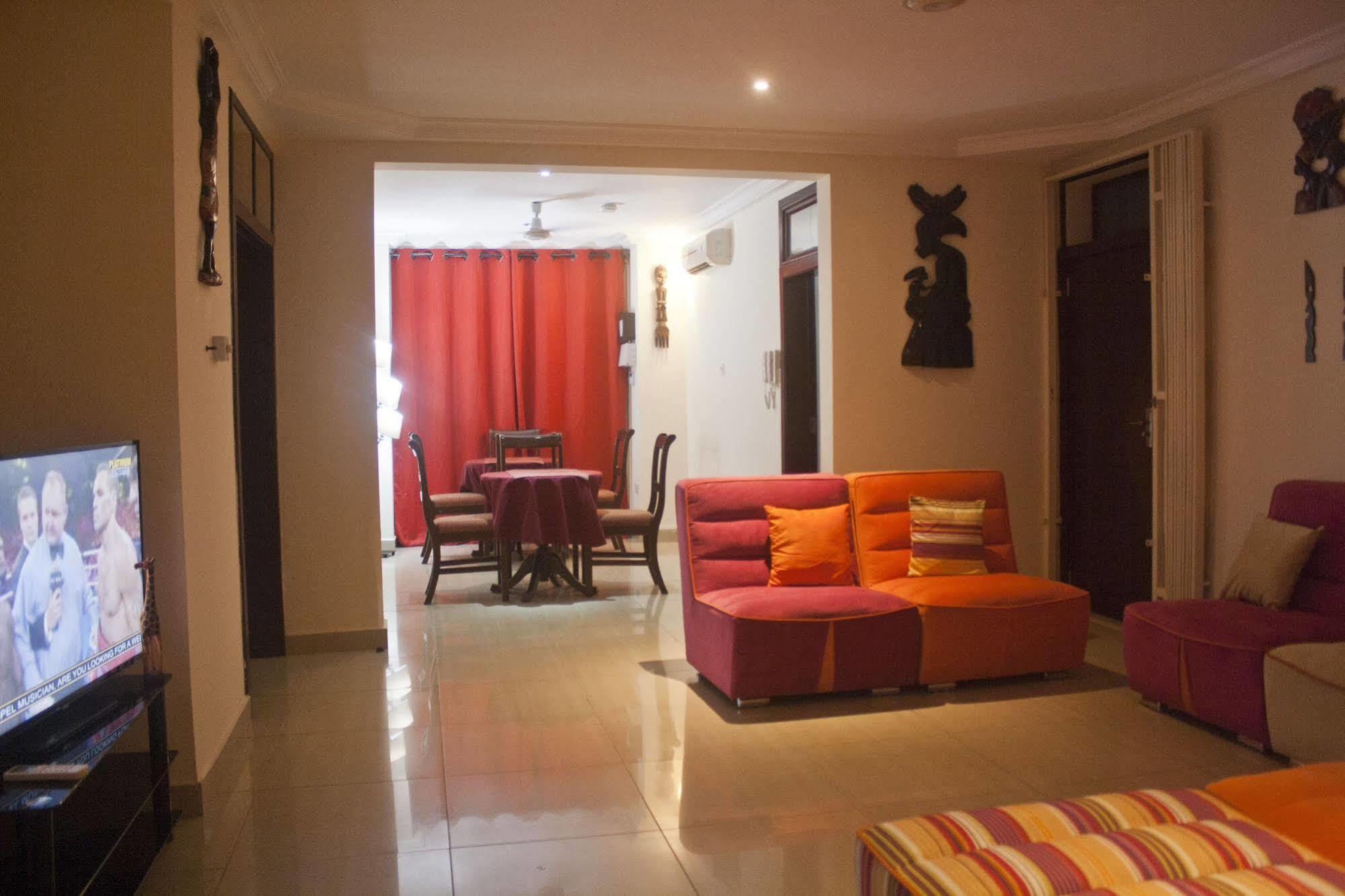 @Home Boutique B&B Hostel And Suite Accra Luaran gambar